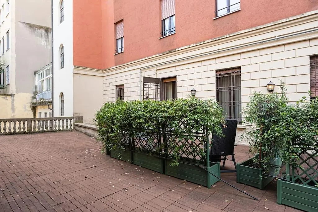 Crocetta Traviata Bilocale I Piano - Mirable Pm Apartment Milan Italy