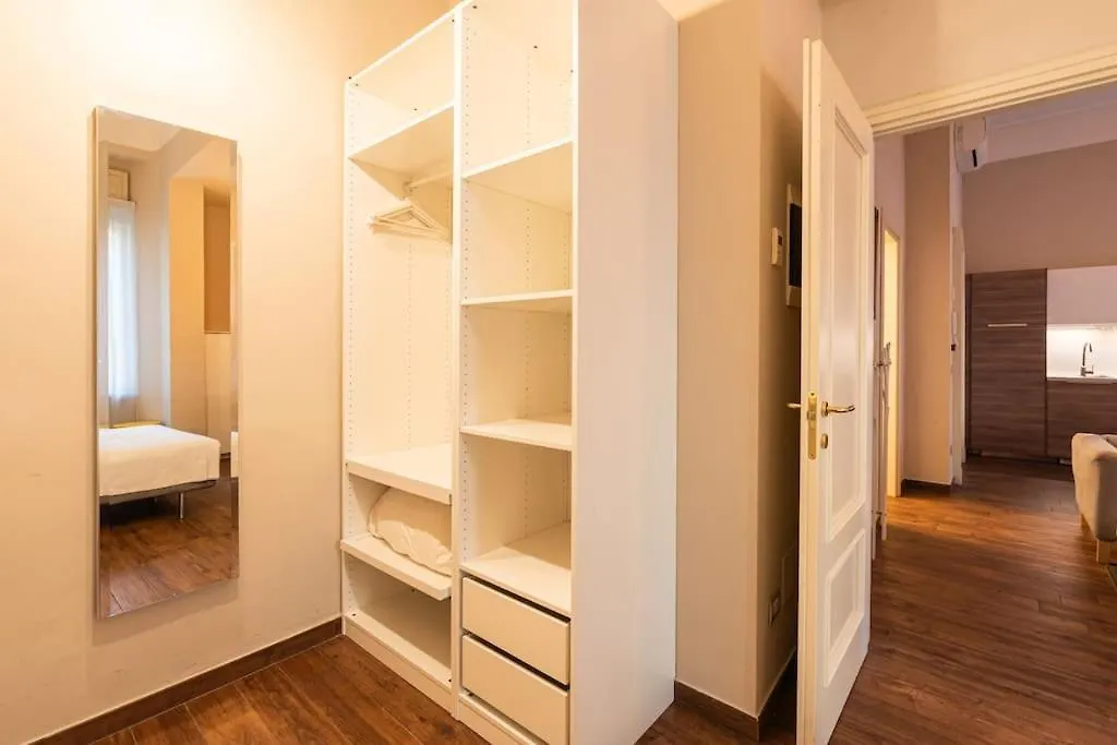 Crocetta Traviata Bilocale I Piano - Mirable Pm Apartment Milan Italy