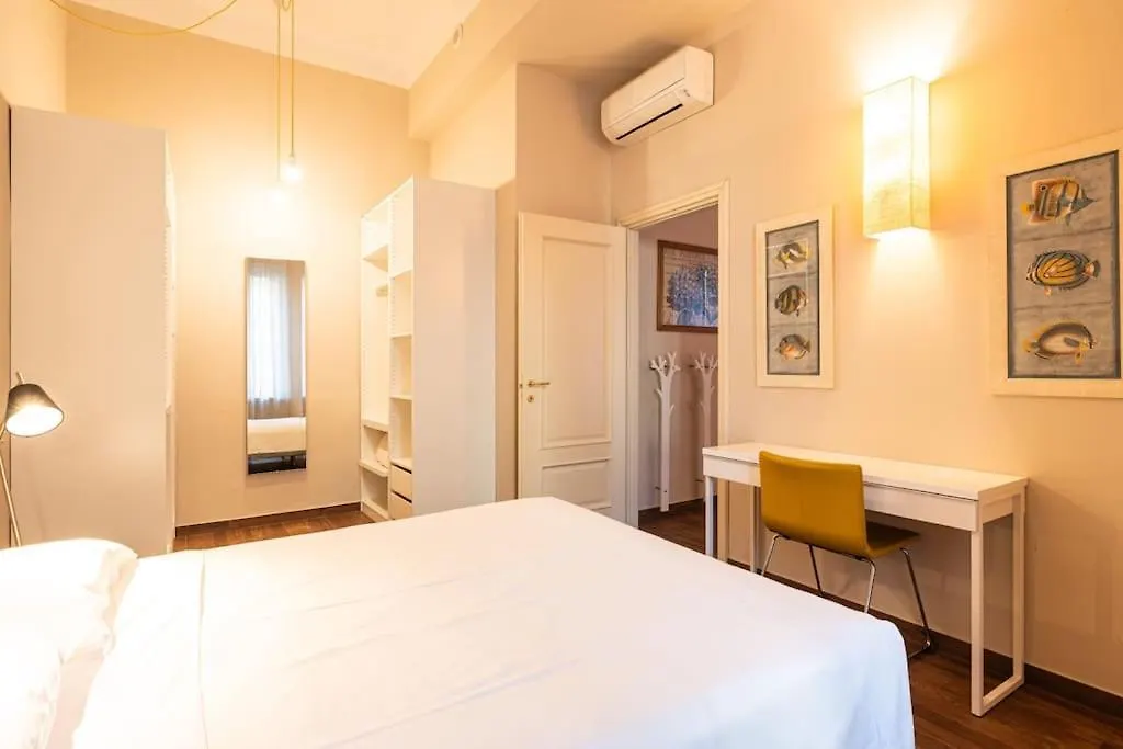 Crocetta Traviata Bilocale I Piano - Mirable Pm Apartment Milan Italy