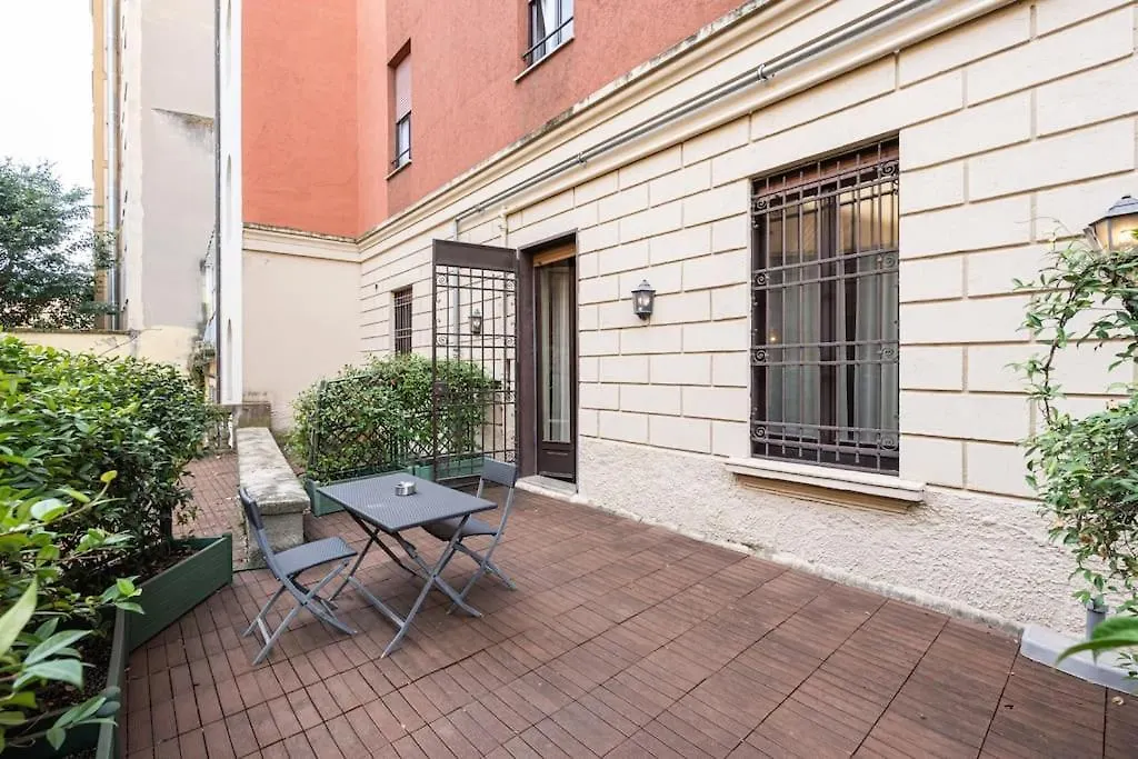 Crocetta Traviata Bilocale I Piano - Mirable Pm Apartment Milan 0*,  Italy