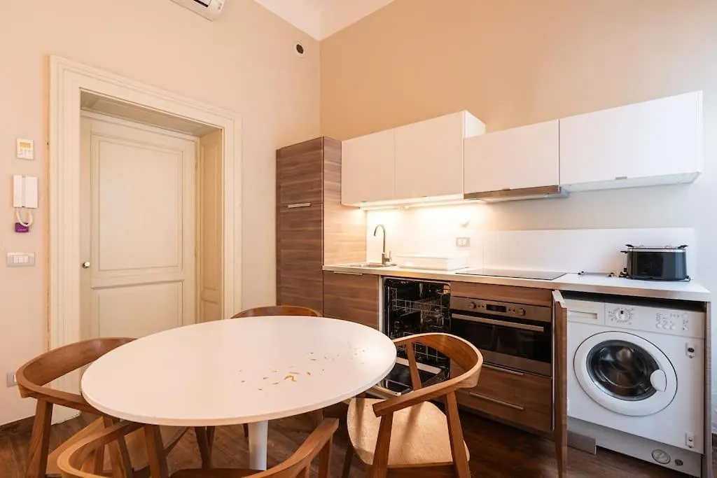 Crocetta Traviata Bilocale I Piano - Mirable Pm Apartment Milan 0*,