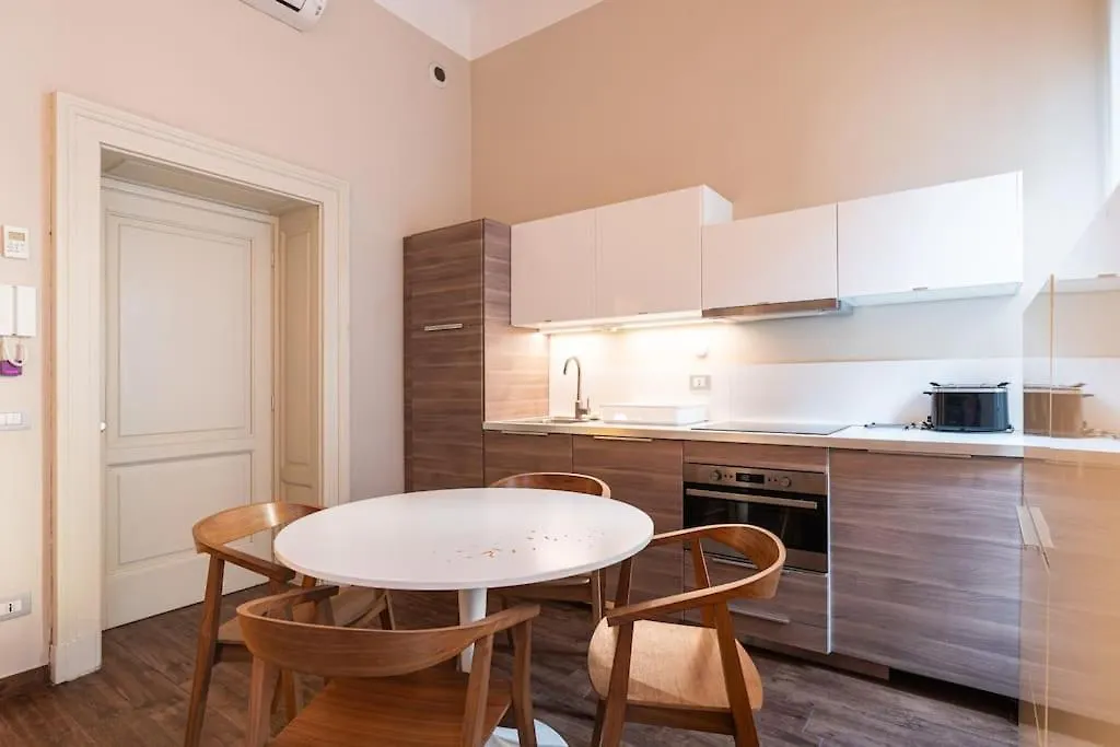 Crocetta Traviata Bilocale I Piano - Mirable Pm Apartment Milan