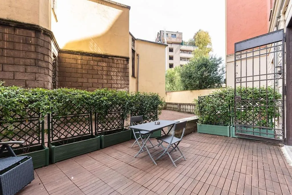 Crocetta Traviata Bilocale I Piano - Mirable Pm Apartment Milan Italy