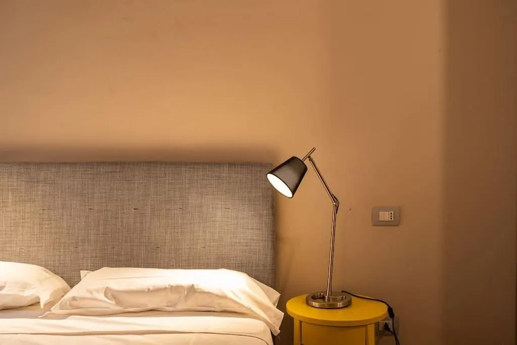 Crocetta Traviata Bilocale I Piano - Mirable Pm Apartment Milan