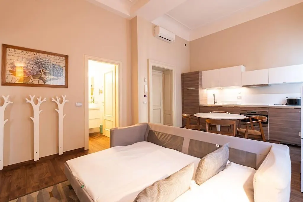 Crocetta Traviata Bilocale I Piano - Mirable Pm Apartment Milan 0*,  Italy