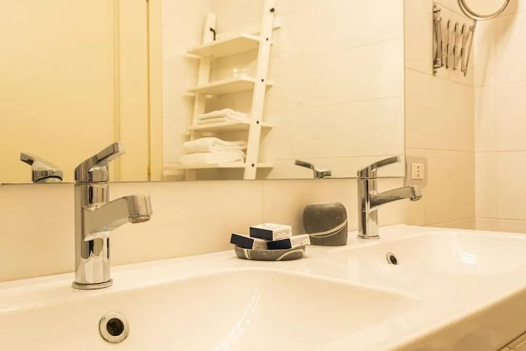 Crocetta Traviata Bilocale I Piano - Mirable Pm Apartment Milan