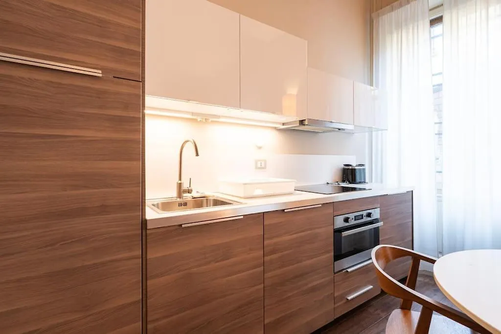 Crocetta Traviata Bilocale I Piano - Mirable Pm Apartment Milan