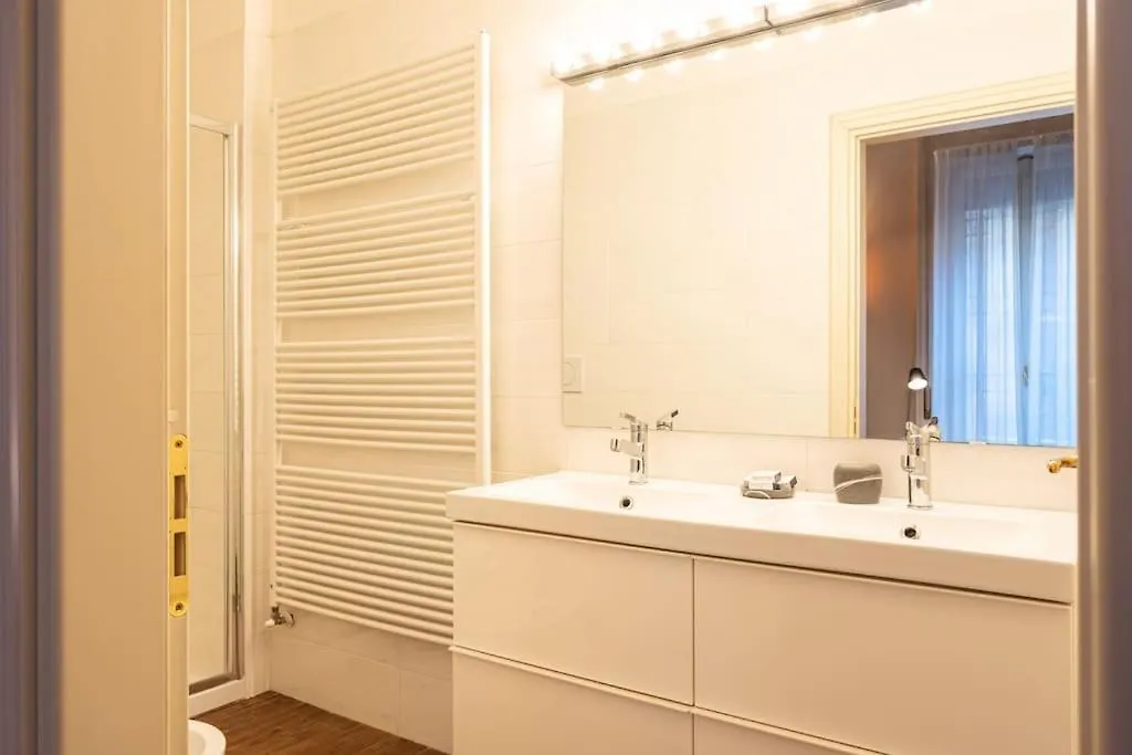 Crocetta Traviata Bilocale I Piano - Mirable Pm Apartment Milan 0*,  Italy